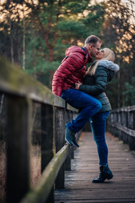 Paarshooting Brücke Kuss